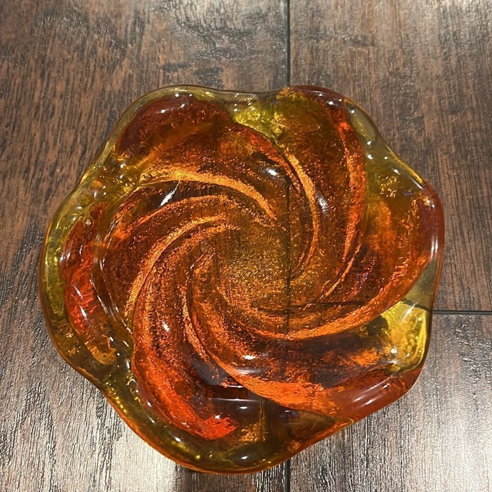Vintage MCM Amberina Swirl Art Glass Ashtray Candy Trinket Dish - Picture 2 of 5